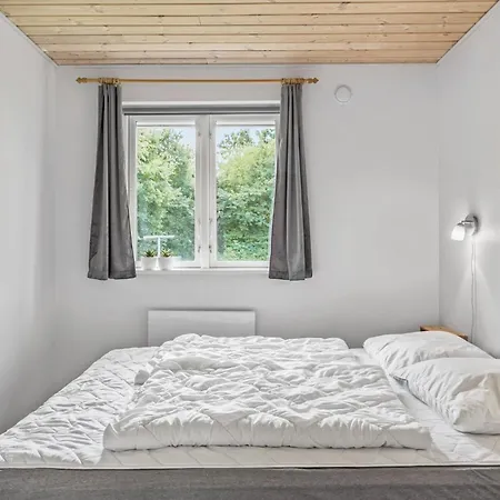 3 Bedroom Beautiful In Holiday home Hadsund