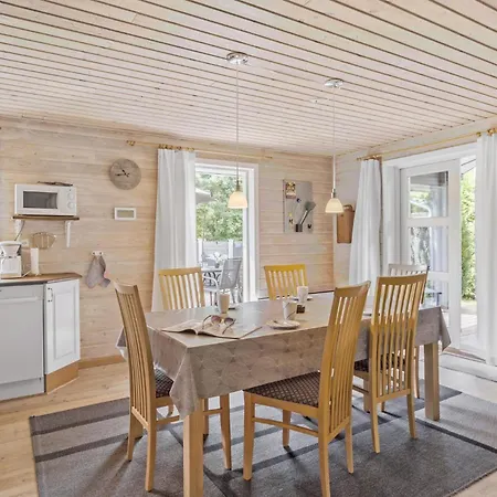 3 Bedroom Beautiful In Holiday home