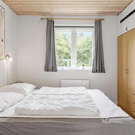 3 Bedroom Beautiful In Сasa de vacaciones Hadsund