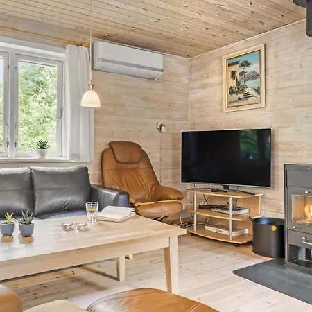 3 Bedroom Beautiful In Holiday home