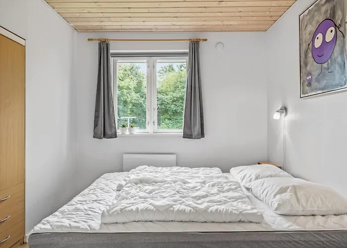 3 Bedroom Beautiful In Holiday home Hadsund