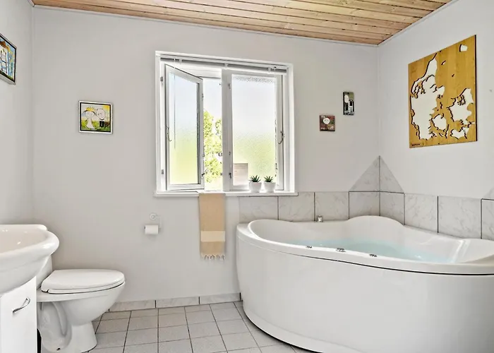 3 Bedroom Beautiful In * Hadsund