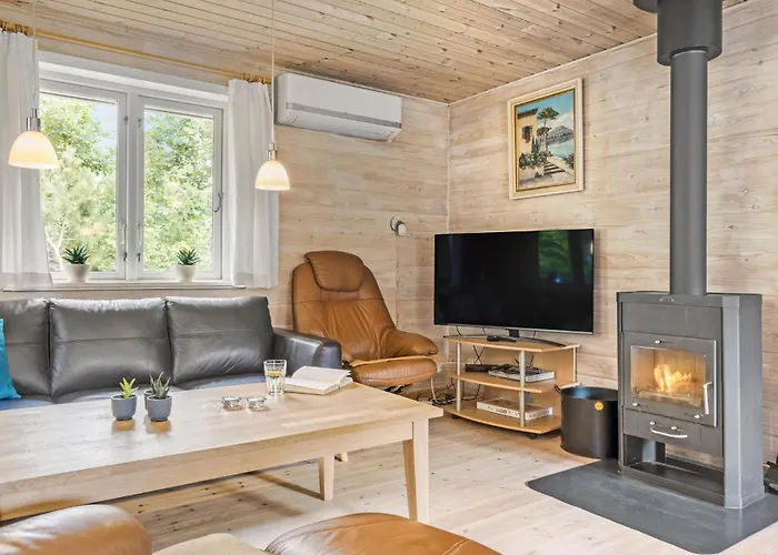 3 Bedroom Beautiful In Holiday home